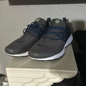 Nike Prestos size 14